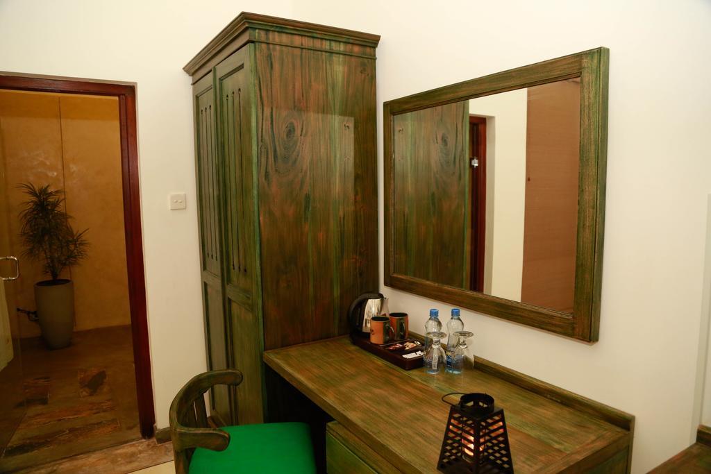 Отель Tranquil Negombo Boutique Экстерьер фото