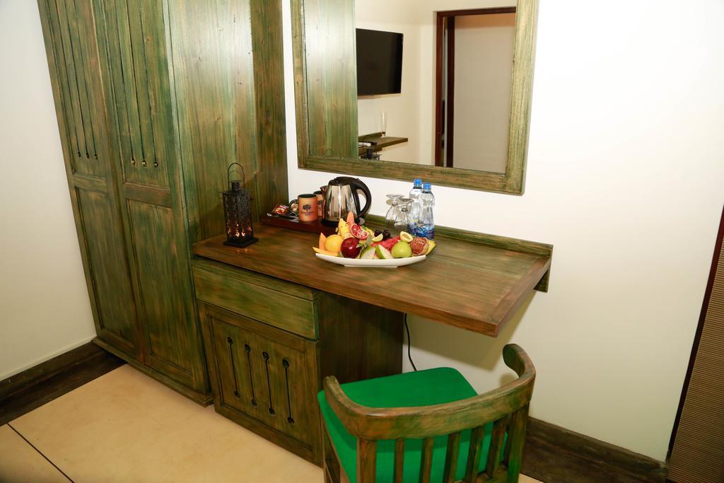 Отель Tranquil Negombo Boutique Экстерьер фото