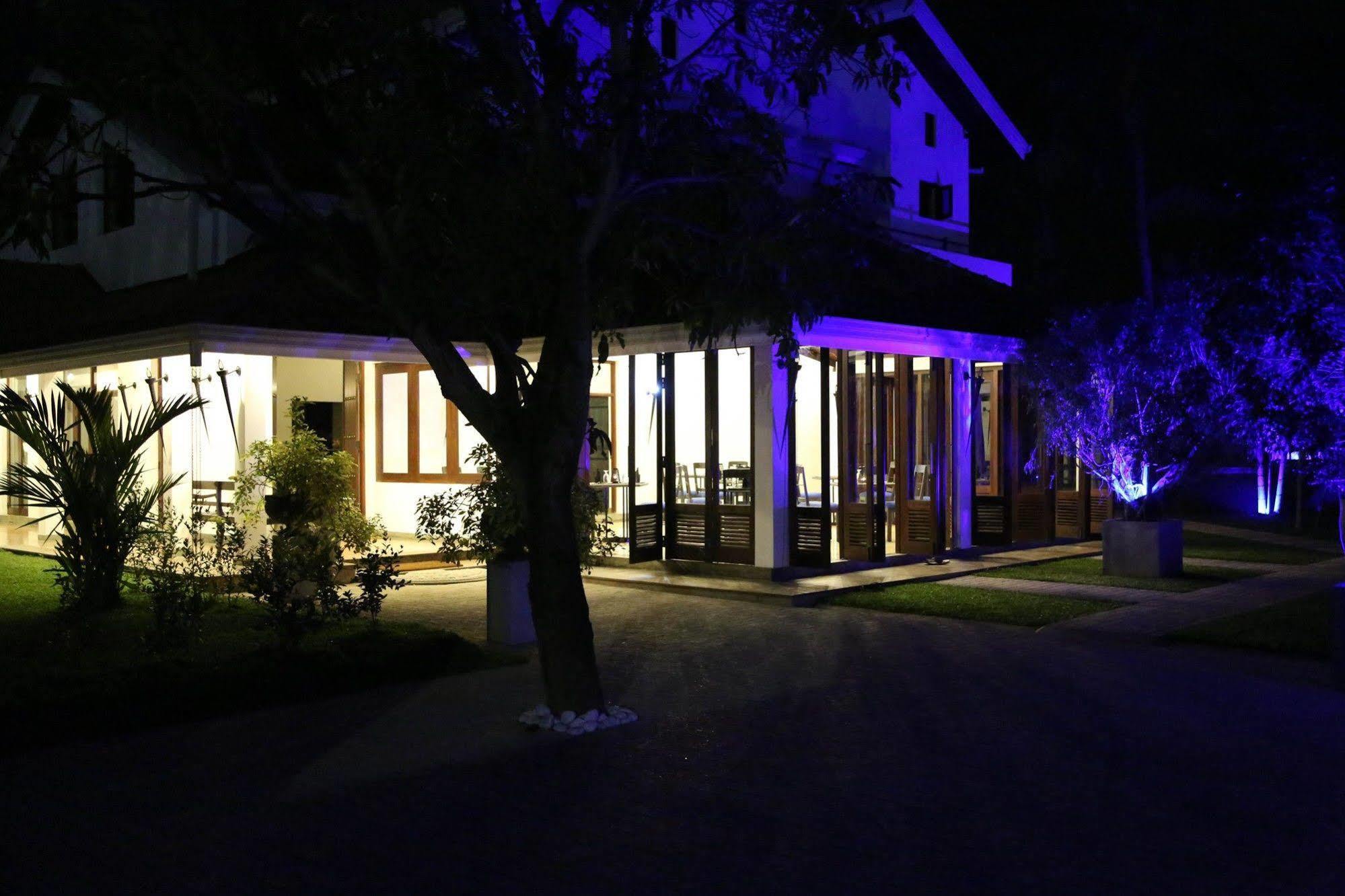 Отель Tranquil Negombo Boutique Экстерьер фото