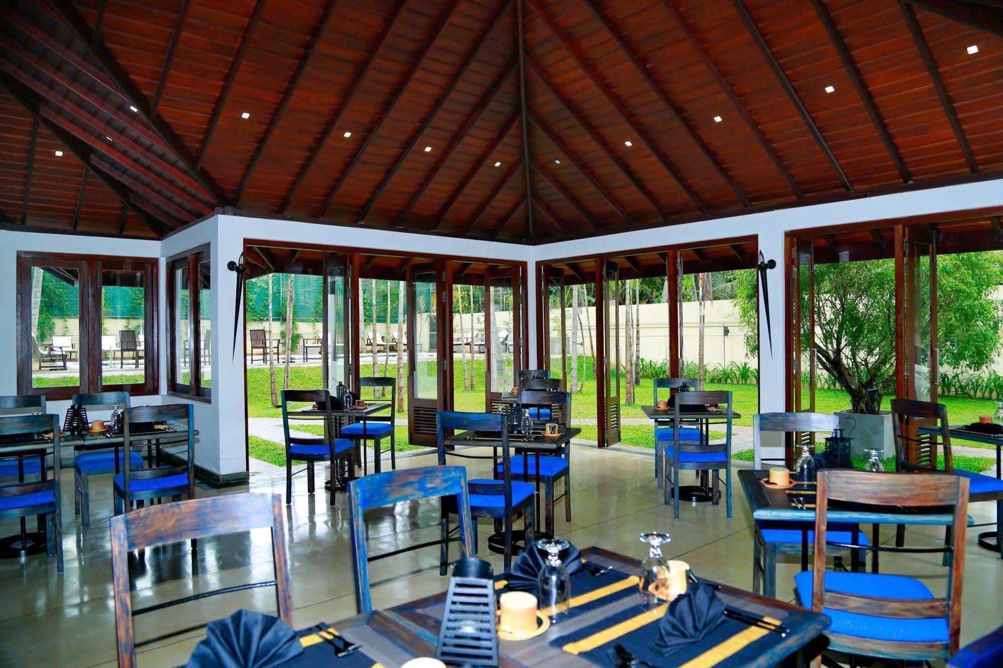 Отель Tranquil Negombo Boutique Экстерьер фото