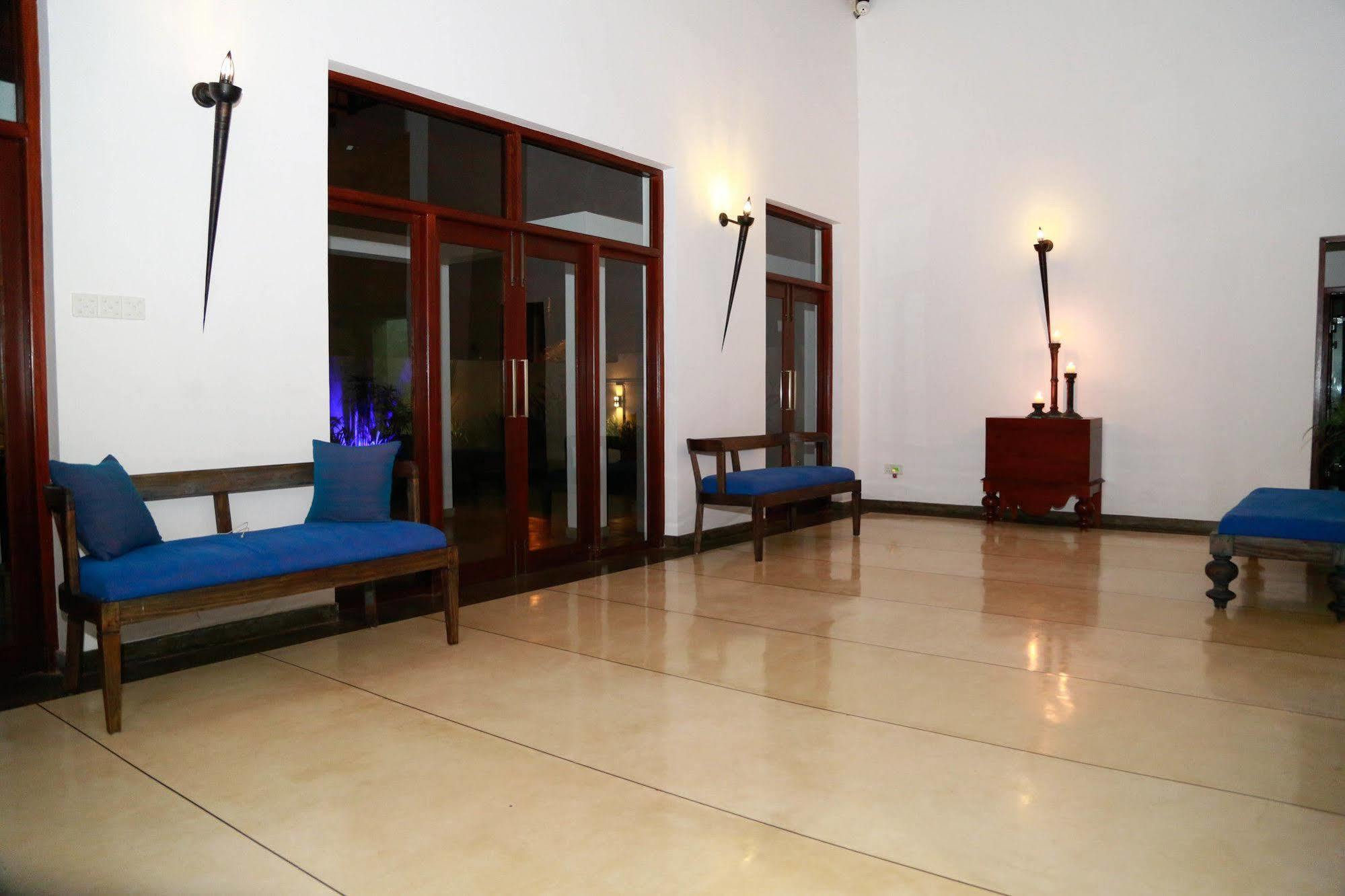 Отель Tranquil Negombo Boutique Экстерьер фото